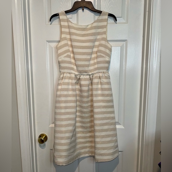Lilly Pulitzer Elegant Cream and Gold Striped Dress. Size 8 - Picture 1 of 5